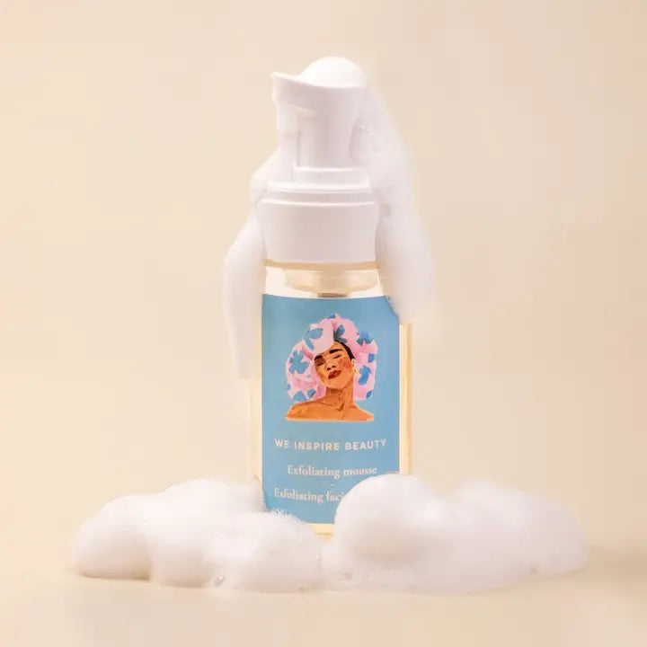 Limpiador Facial en Mousse Exfoliante e Iluminador – Ácido Salicílico, Ácido Hialurónico y Niacinamida