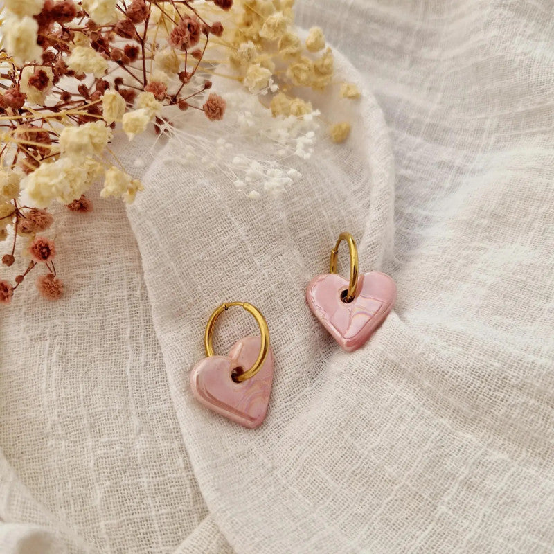 Pendientes en forma de corazón nacarado